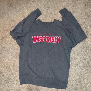 vintage UW Madison sweatshirt
Size L